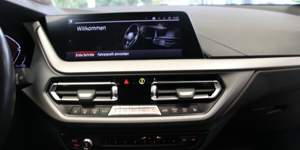 BMW 118i Aut. Advantage - Navi - LED - 49.998 km 21.980 &euro; Euskirchen 53881