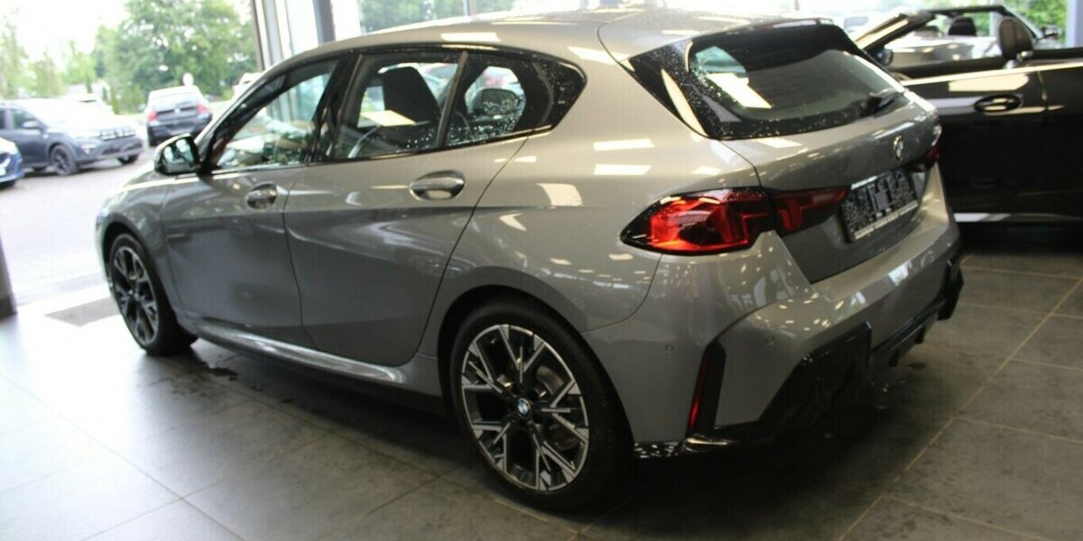 BMW 116 116i Aut. - M SPORT - 1.930 km 29.980 &euro; Euskirchen 53881