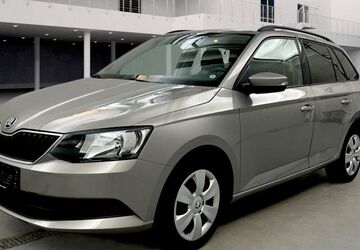 Skoda Fabia 77.000 km 10.990 &euro; Roetgen 52159