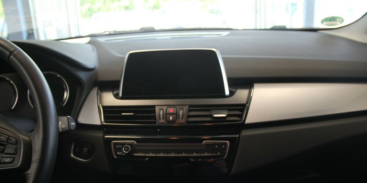 BMW 216 216i Active Tourer - Navi - SHZ - PDC - 1.HAND 61.830 km 15.480 &euro; Euskirchen 53881