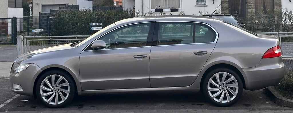 Skoda Superb 187.730 km 6.200 &euro; Euskirchen 53881