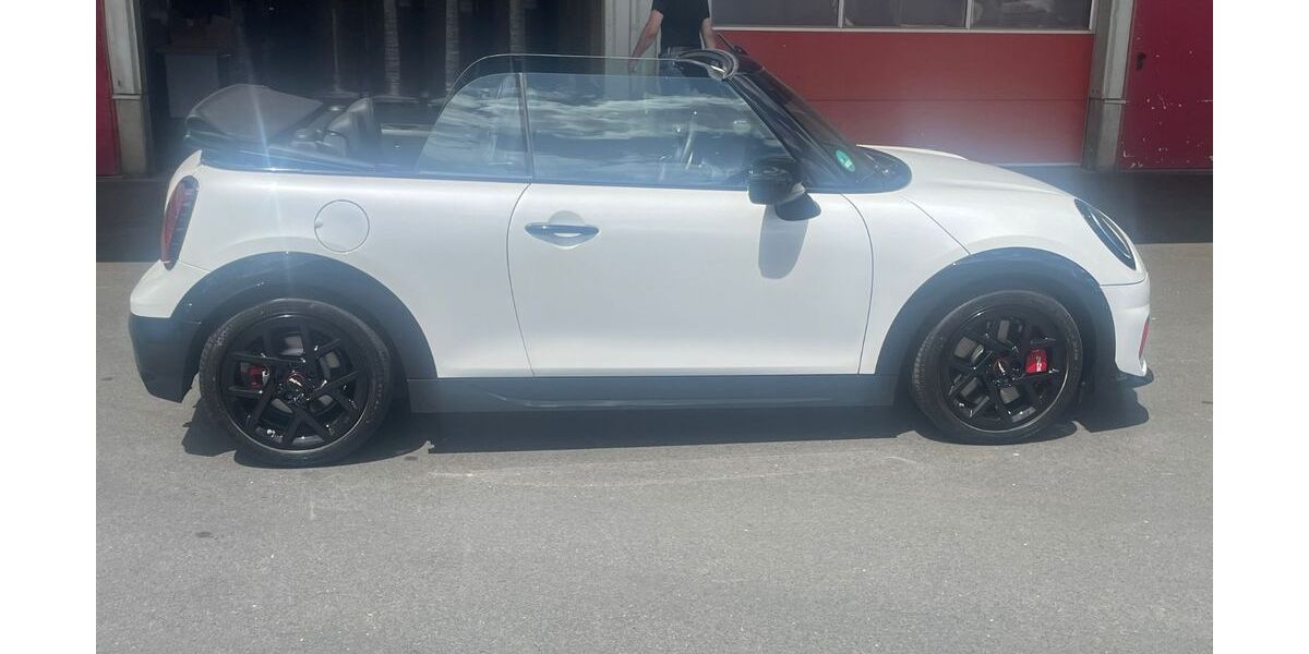 Mini John Cooper Works Cabrio 2.700 km 41.000 &euro; Euskirchen 53881