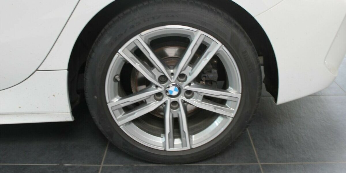 BMW 118 118i - M Sport - Navi - LED - PDC - SHZ - 53.085 km 21.980 &euro; Euskirchen 53881