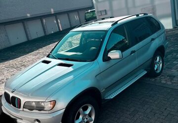 BMW X5 284.000 km 2.950 &euro; Aachen 52066