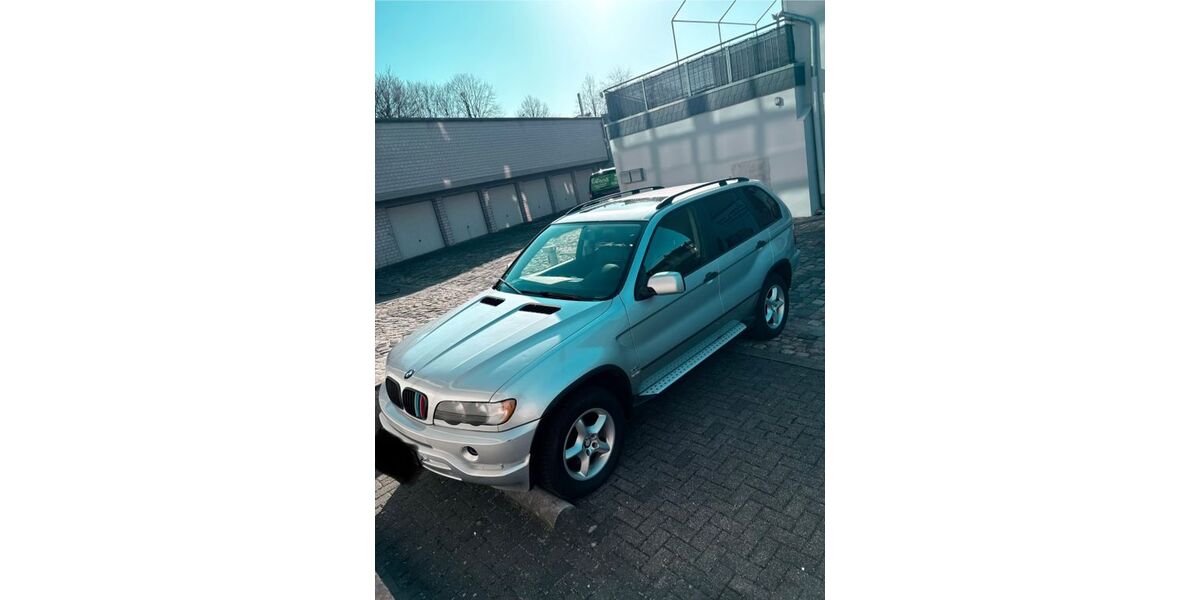 BMW X5 284.000 km 2.950 &euro; Aachen 52066