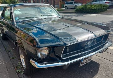 Ford Mustang 136.000 km 28.967 &euro; Düren 52355