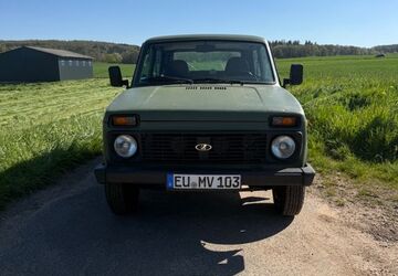 Lada Niva 65.500 km 4.700 &euro; Euskirchen 53881