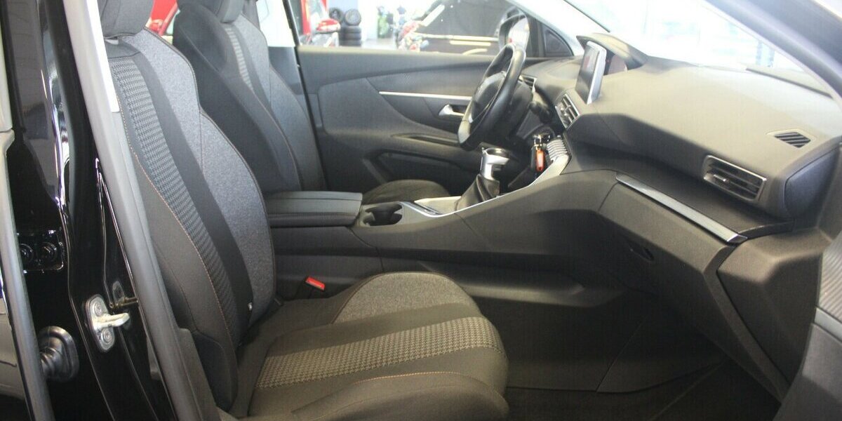 Peugeot 3008 PureTech 130 Stop&Start Crossway 39.028 km 14.980 &euro; Euskirchen 53881