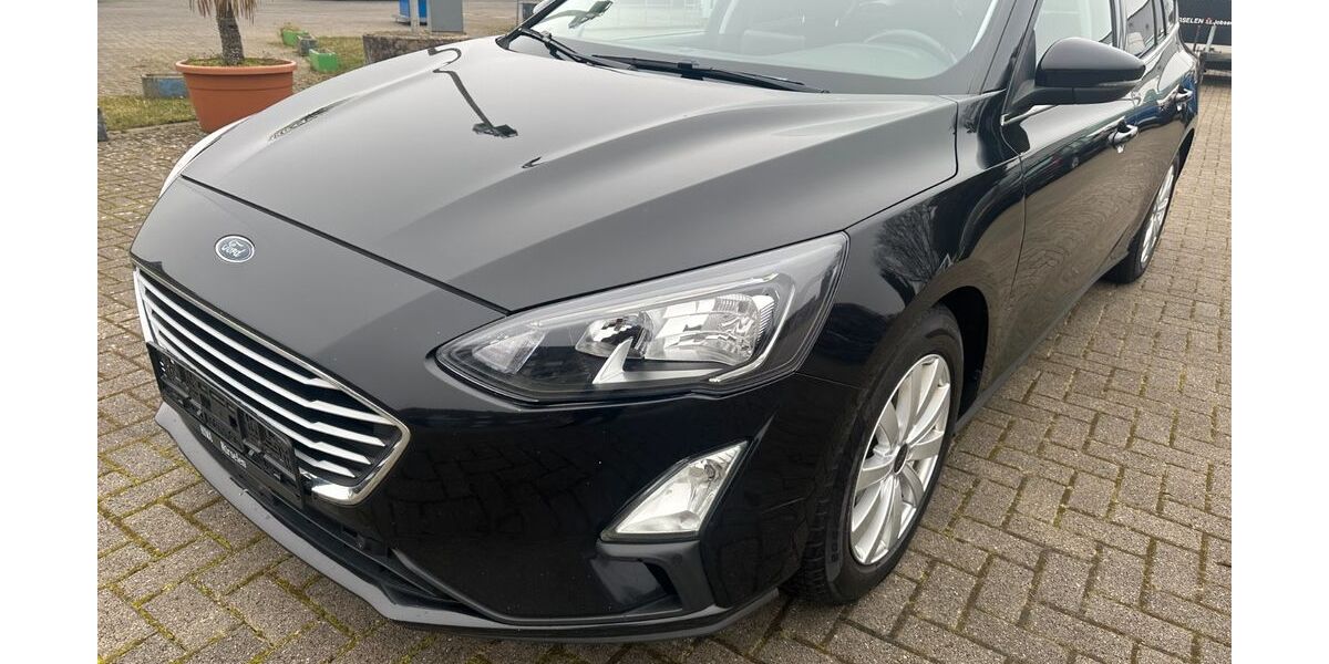 Ford Focus 154.000 km 8.999 &euro; würselen 52146