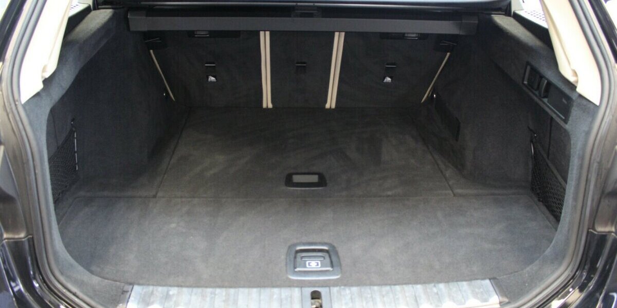 BMW 330 330i xDrive Touring Aut. Advantage 68.255 km 26.980 &euro; Euskirchen 53881