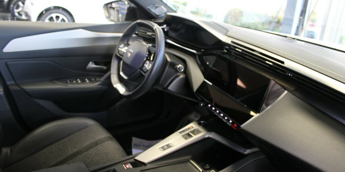 Peugeot 308 SW BlueHDi 130 EAT8 GT 25.665 km 23.980 &euro; Euskirchen 53881