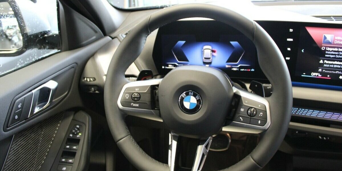 BMW 116 116i Aut. - M SPORT - 1.930 km 29.980 &euro; Euskirchen 53881