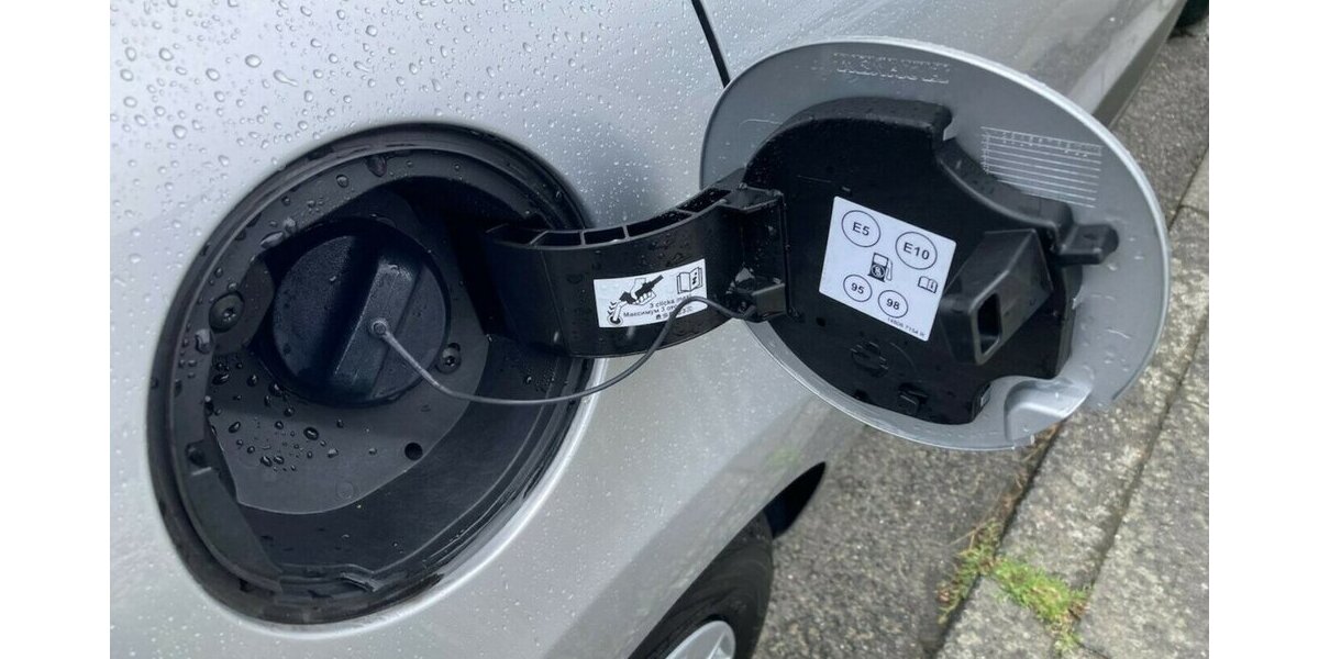 Renault Clio GT Bose Klima Navi 21.tkm ServNeu GARANTIE 21.000 km 12.900 &euro; Erftstadt 50374