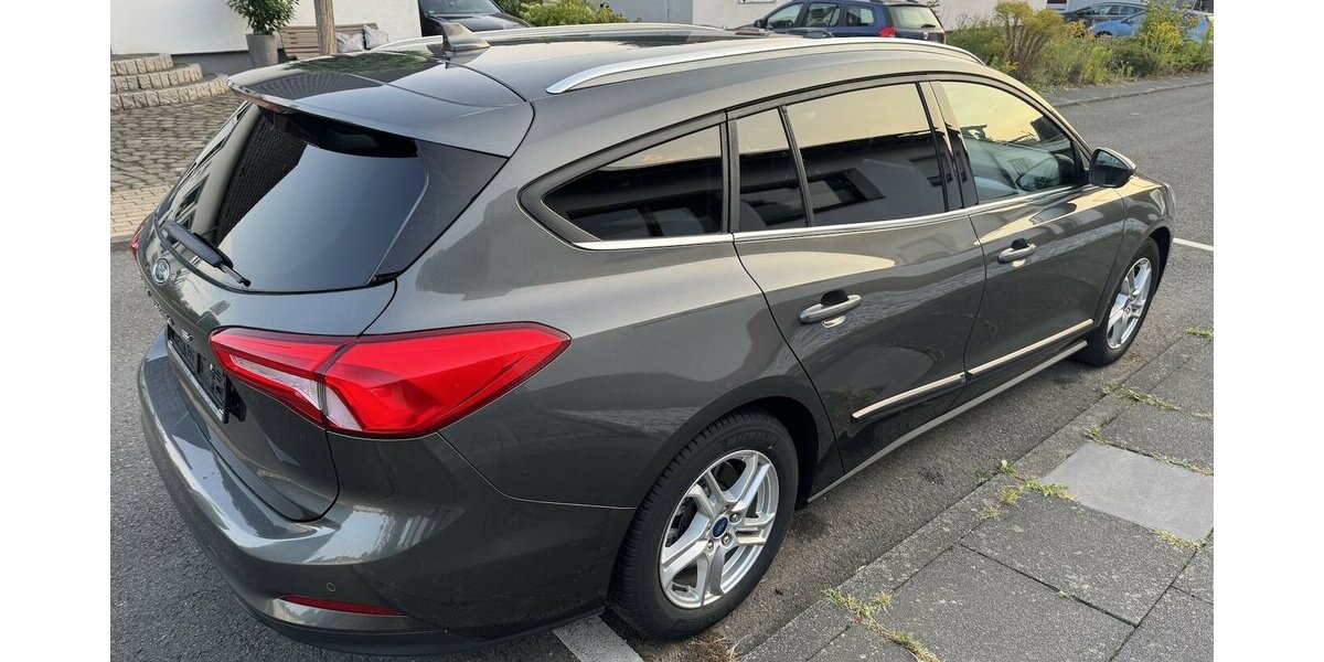 Ford Focus Navi Temp.Sitzh.Spurh.CarPlay EU6 GARANTIE 93.000 km 12.500 &euro; Erftstadt 50374