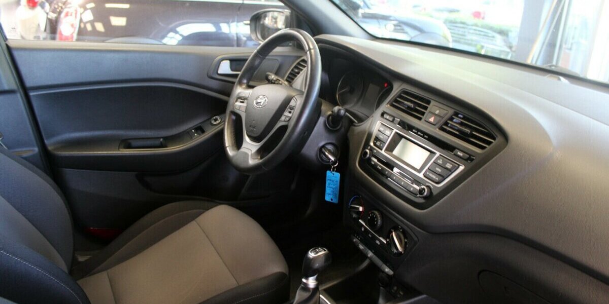 Hyundai i20 1.2 5-Türig - Klima - SHZ - 83.709 km 9.480 &euro; Euskirchen 53881