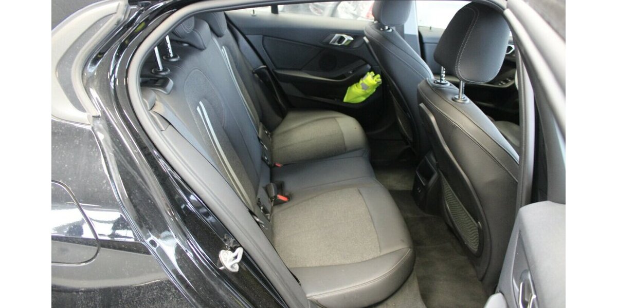 BMW 118d Advantage - LED - Panorama - 73.875 km 19.980 &euro; Euskirchen 53881