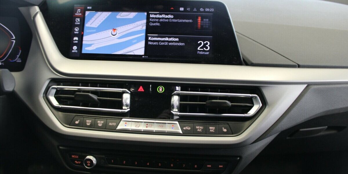 BMW 118 118d Aut. Advantage 44.770 km 23.980 &euro; Euskirchen 53881