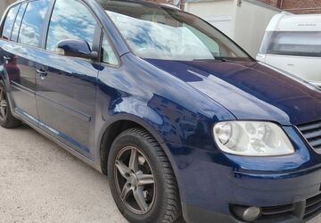 VW Touran 237.500 km 999 &euro; Düren 52349