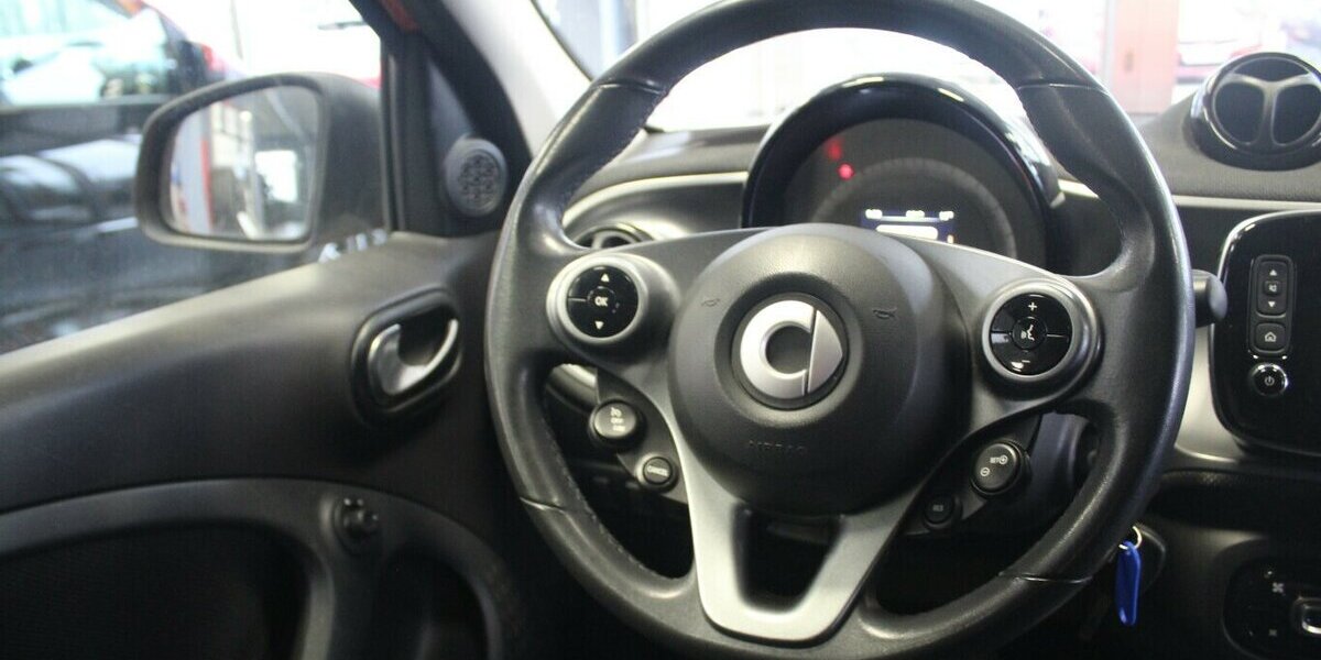 Smart ForFour Passion Navi - Kamera - Shz. 91.037 km 7.980 &euro; Euskirchen 53881