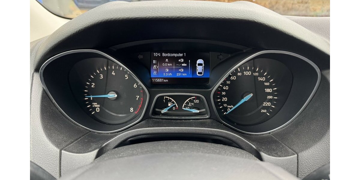 Ford Focus Klima Navi Zahnr.+Wa.-PumpeNeu SR+WR 1.Hd. 115.000 km 6.900 &euro; Erftstadt 50374