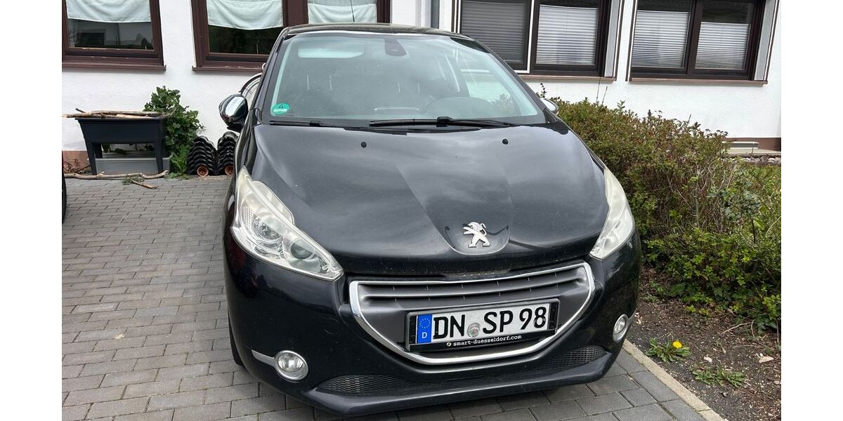 Peugeot 208 129.000 km 3.799 &euro; Nideggen 52385