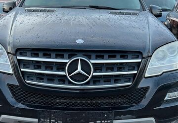 Mercedes-Benz ML 300 402.000 km 4.190 &euro; Düren 52351