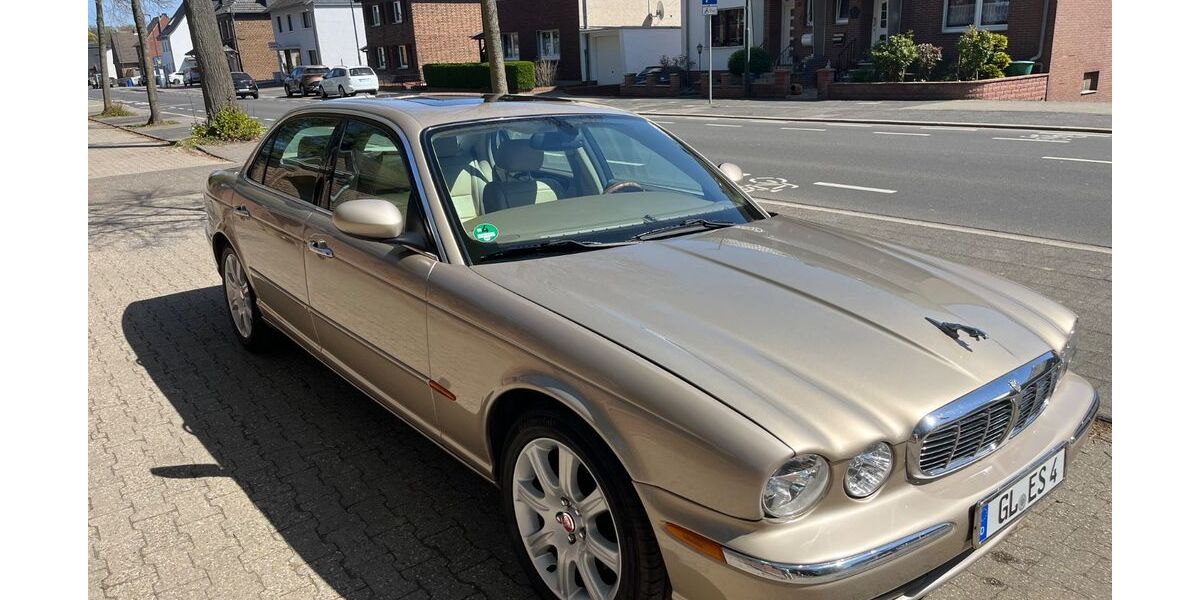 Jaguar XJ8 156.440 km 12.500 &euro; Kerpen 50170