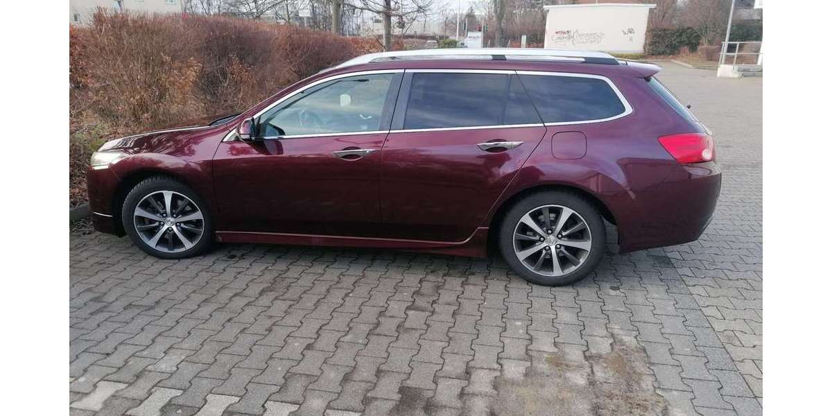 Honda Accord 228.000 km 8.900 &euro; Düren 52351