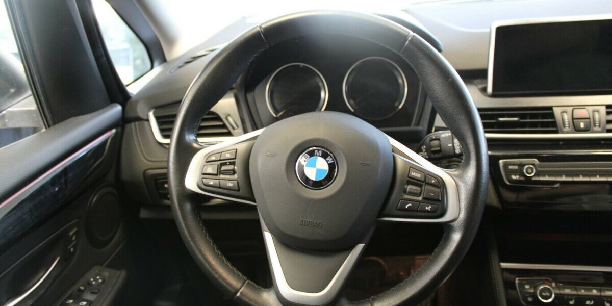 BMW 218 Gran Tourer Aut. Sport Line - Navi - LED - Kam 69.998 km 22.980 &euro; Euskirchen 53881