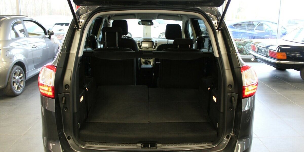 Ford Grand C-Max 1.0 EcoBoost Titanium - 7-Sitzer - 61.290 km 11.980 &euro; Euskirchen 53881