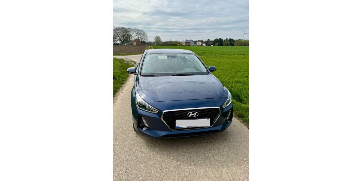 Hyundai i30 114.000 km 8.300 &euro; Jülich 52428