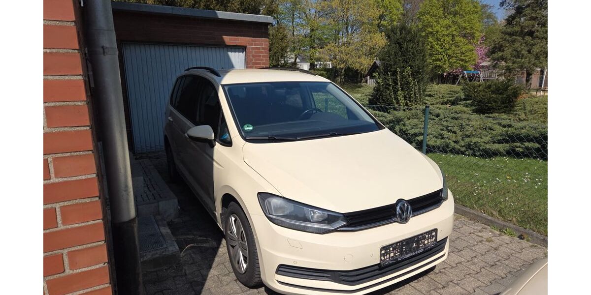 VW Touran 320.000 km 5.500 &euro; Eschweiler 52249