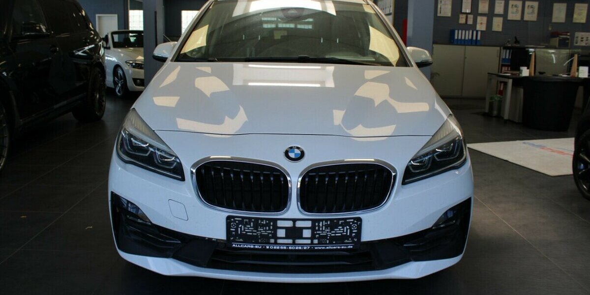 BMW 218 218d Gran Tourer Aut. Sport Line - Navi - LED 69.998 km 22.980 &euro; Euskirchen 53881