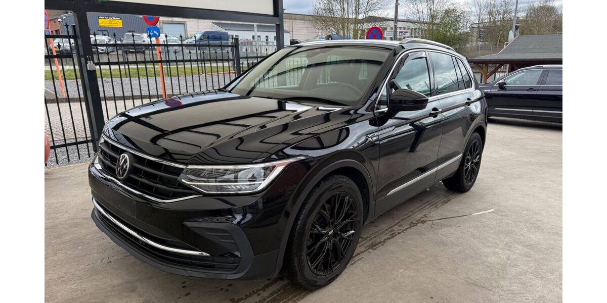 VW Tiguan 166.000 km 17.499 &euro; Euskirchen 53879