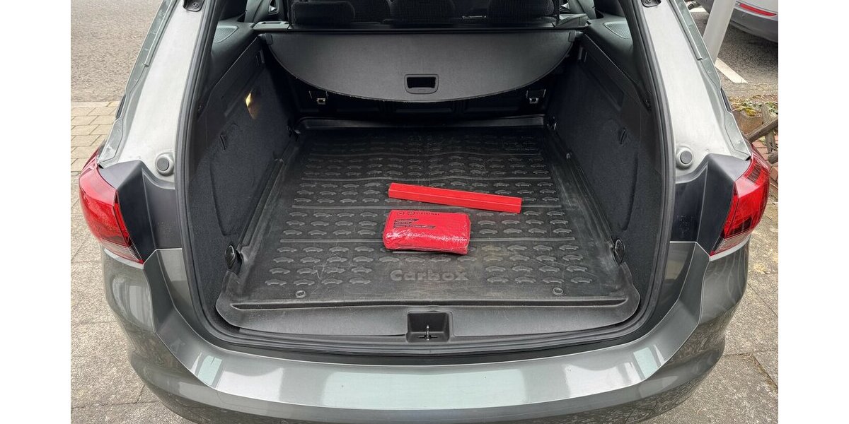 Opel Astra Klima Navi Temp CarPlay 1.Hd 28.000 km !!! 28.000 km 13.000 &euro; Erftstadt 50374