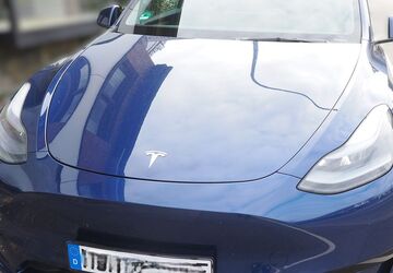 Tesla Model Y 54.000 km 29.800 &euro; Roetgen 52159