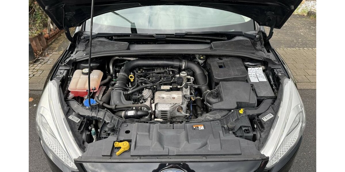 Ford Focus Klima Navi Zahnr.+Wa.-PumpeNeu SR+WR 1.Hd. 115.000 km 6.900 &euro; Erftstadt 50374