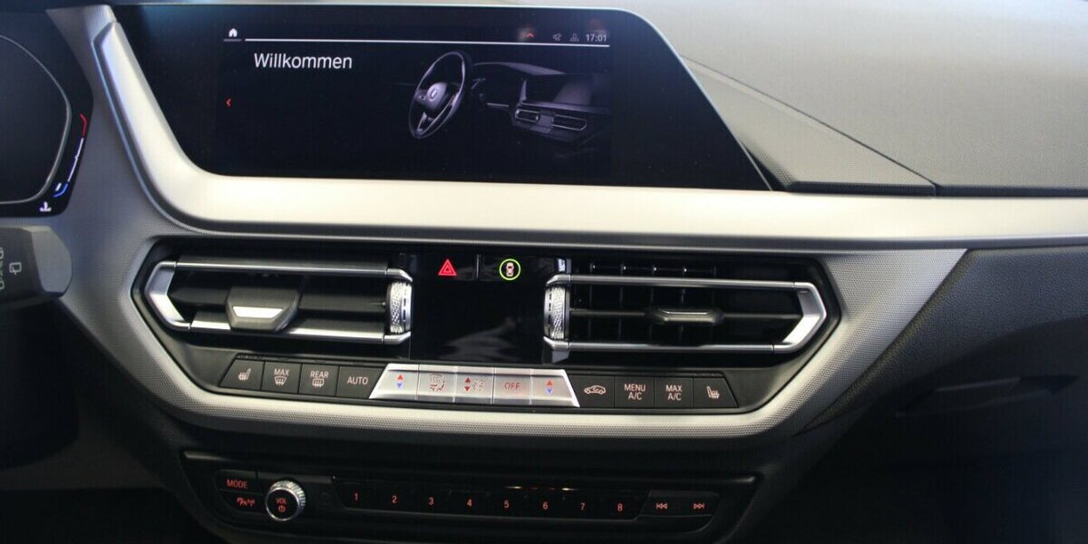 BMW 118 118d Aut. Advantage 15.390 km 21.980 &euro; Euskirchen 53881