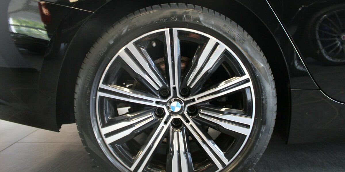 BMW 318 318d Aut. Sport Line 69.998 km 27.980 &euro; Euskirchen 53881