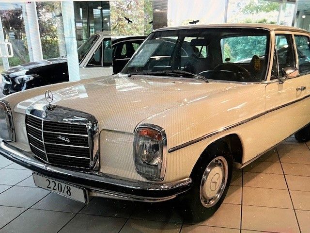 Mercedes-Benz 220 22.530 km 19.900 &euro; Bergheim 50126