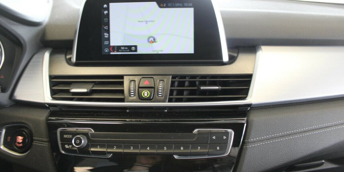 BMW 220 Active Tourer Aut. Luxury Line 91.270 km 15.980 &euro; Euskirchen 53881
