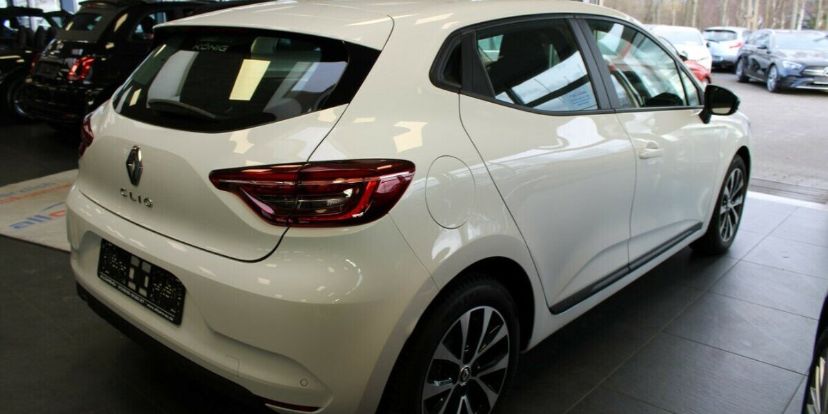 Renault Clio SCe 65 EQUILIBRE 17.461 km 12.980 &euro; Euskirchen 53881