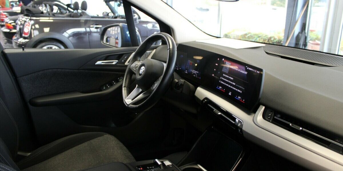 BMW 218 Active Tourer Aut. 89.998 km 21.980 &euro; Euskirchen 53881