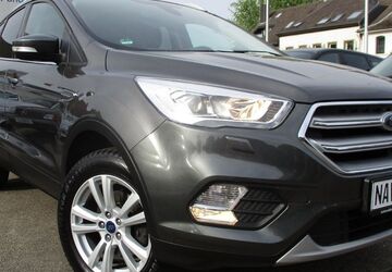 Ford Kuga 62.500 km 15.600 &euro; Übach-Palenberg 52531