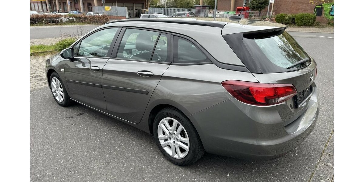 Opel Astra Klima Navi Temp CarPlay 1.Hd 28.000 km !!! 28.000 km 13.000 &euro; Erftstadt 50374