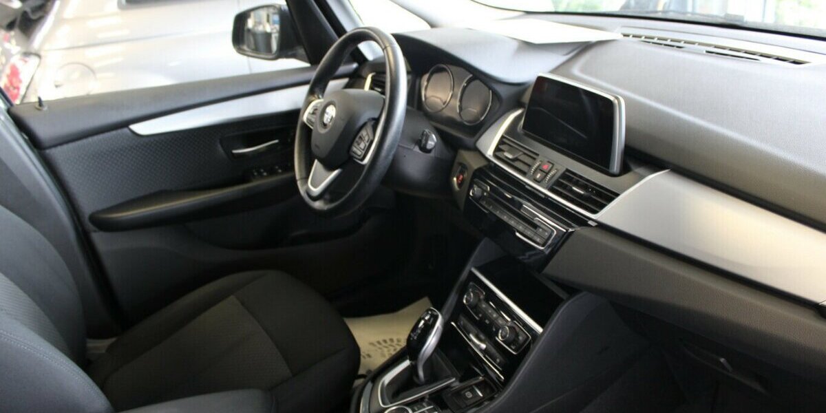 BMW 220 Gran Tourer Aut. Advantage 71.820 km 20.980 &euro; Euskirchen 53881