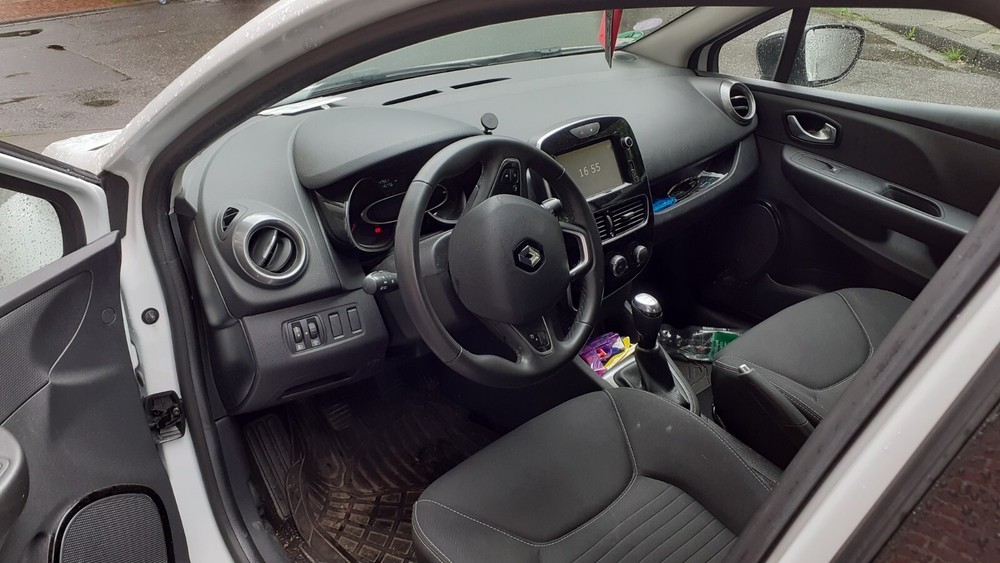 Renault Clio 77.000 km 8.500 &euro; Aachen 52058