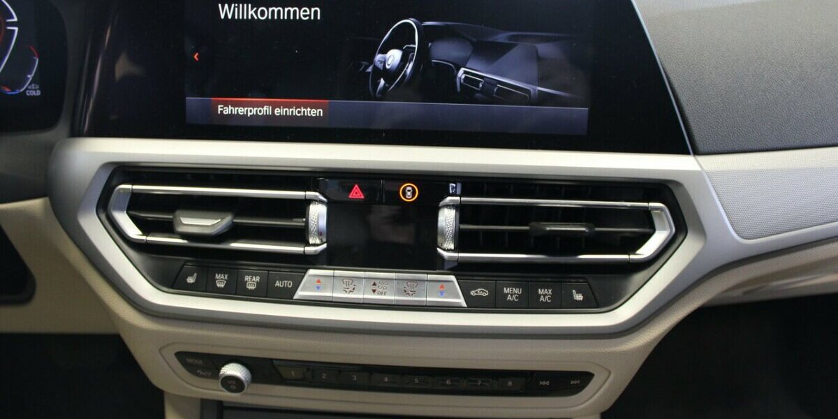 BMW 330 330i xDrive Touring Aut. Advantage 68.255 km 26.980 &euro; Euskirchen 53881