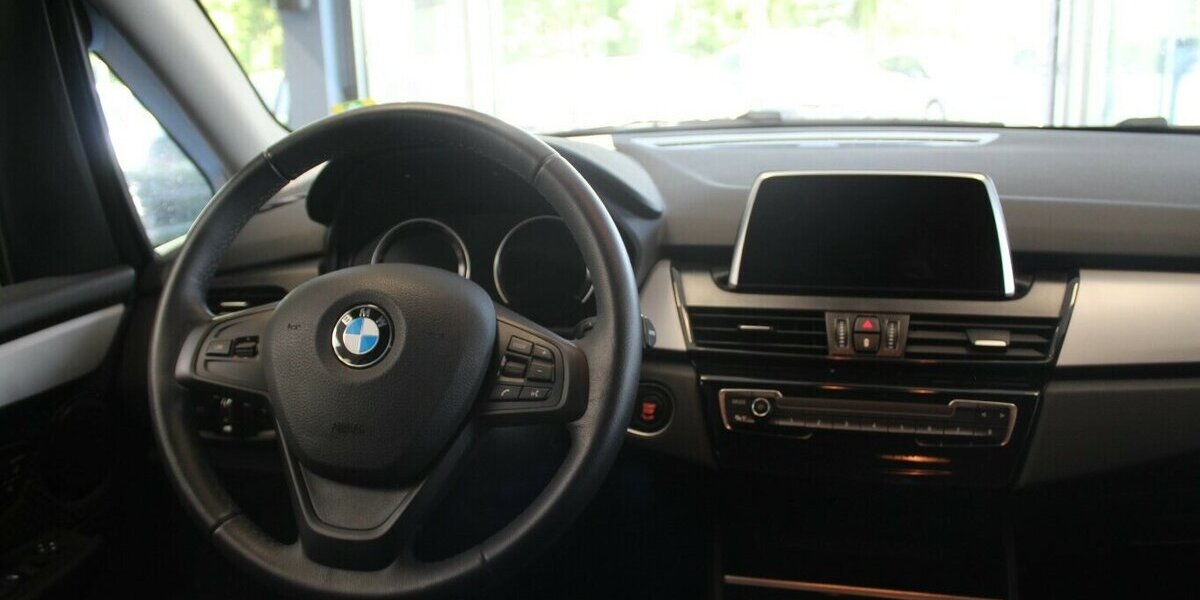 BMW 216 Active Tourer - Navi - SHZ - PDC - 1.HAND - 61.830 km 15.480 &euro; Euskirchen 53881