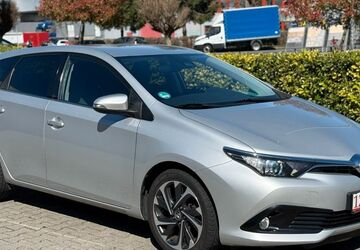 Toyota Auris 134.293 km 9.990 &euro; Alsdorf 52477